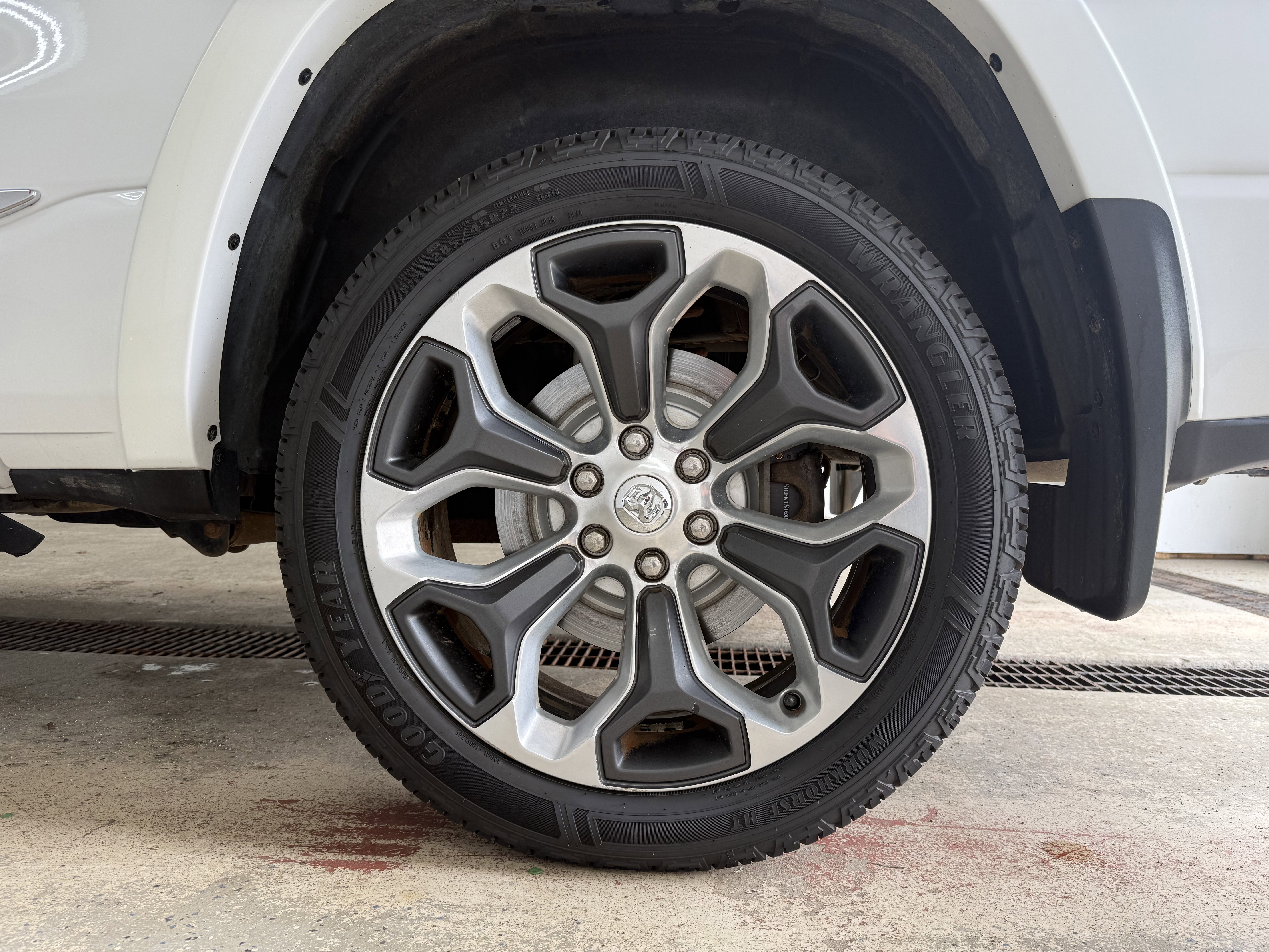 Used 2019 RAM 1500 Limited image 11