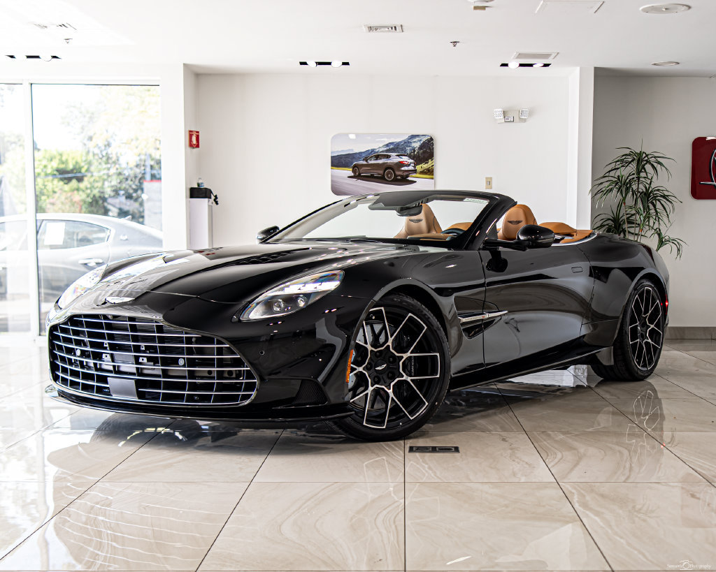 Used 2026 Aston Martin Vanquish Convertible RWD image 1