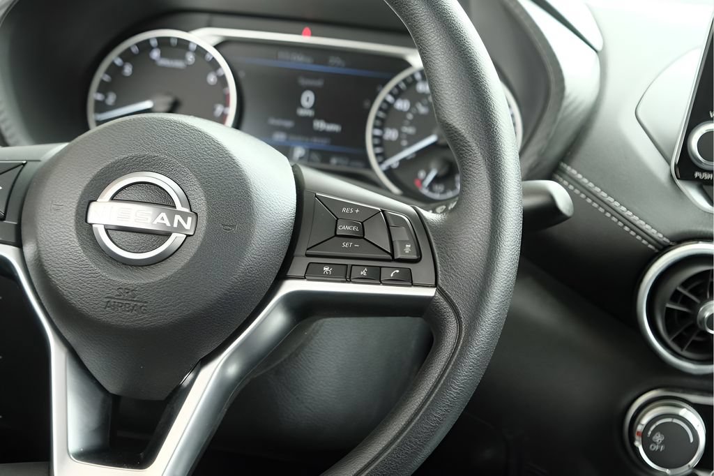 Used 2025 Nissan Sentra SV FWD image 20