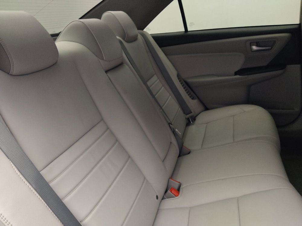 Used 2015 Toyota Camry XLE w/ Moonroof Package FWD image 19