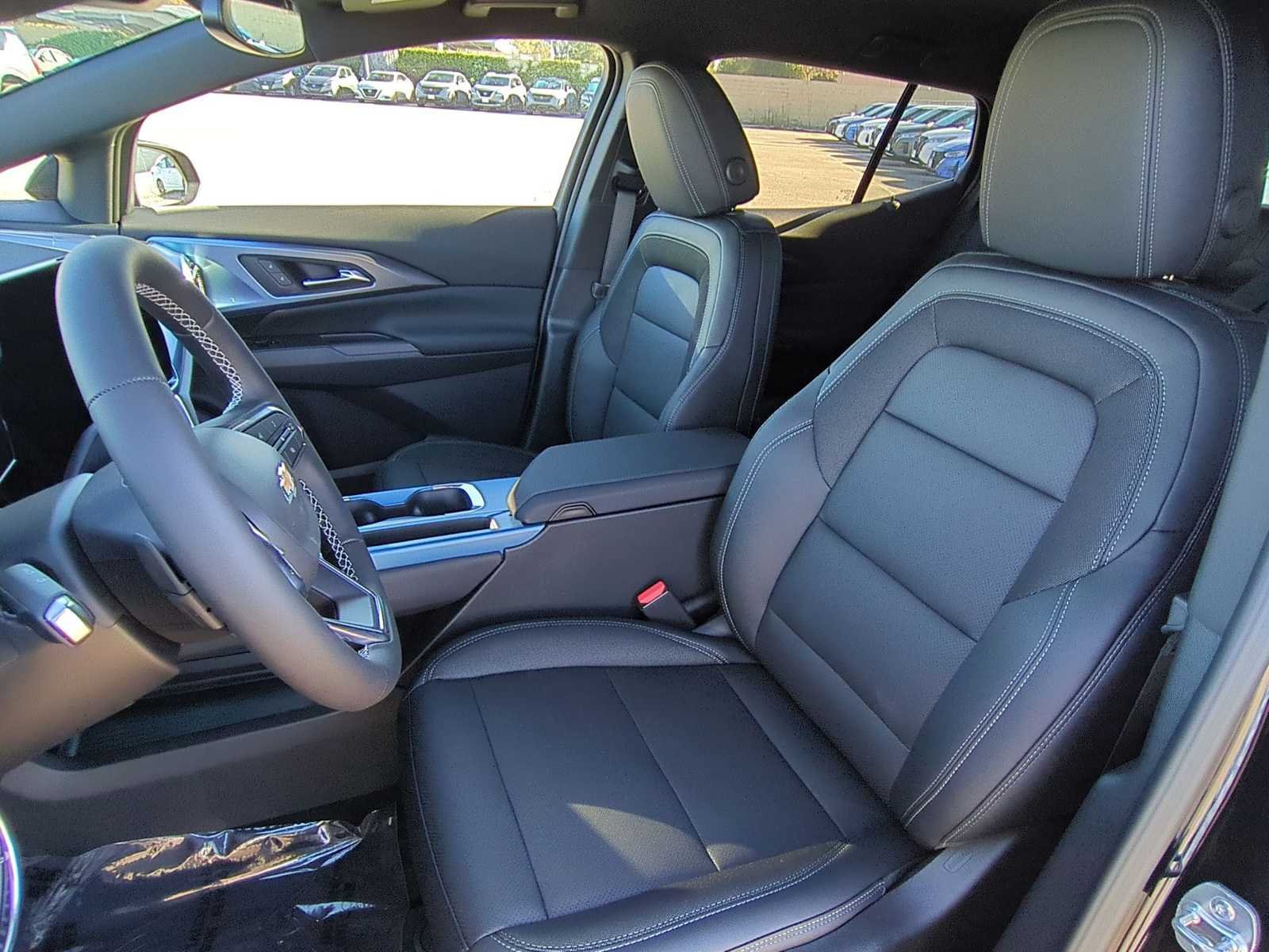 New 2026 Chevrolet Equinox EV LT AWD/4WD image 23