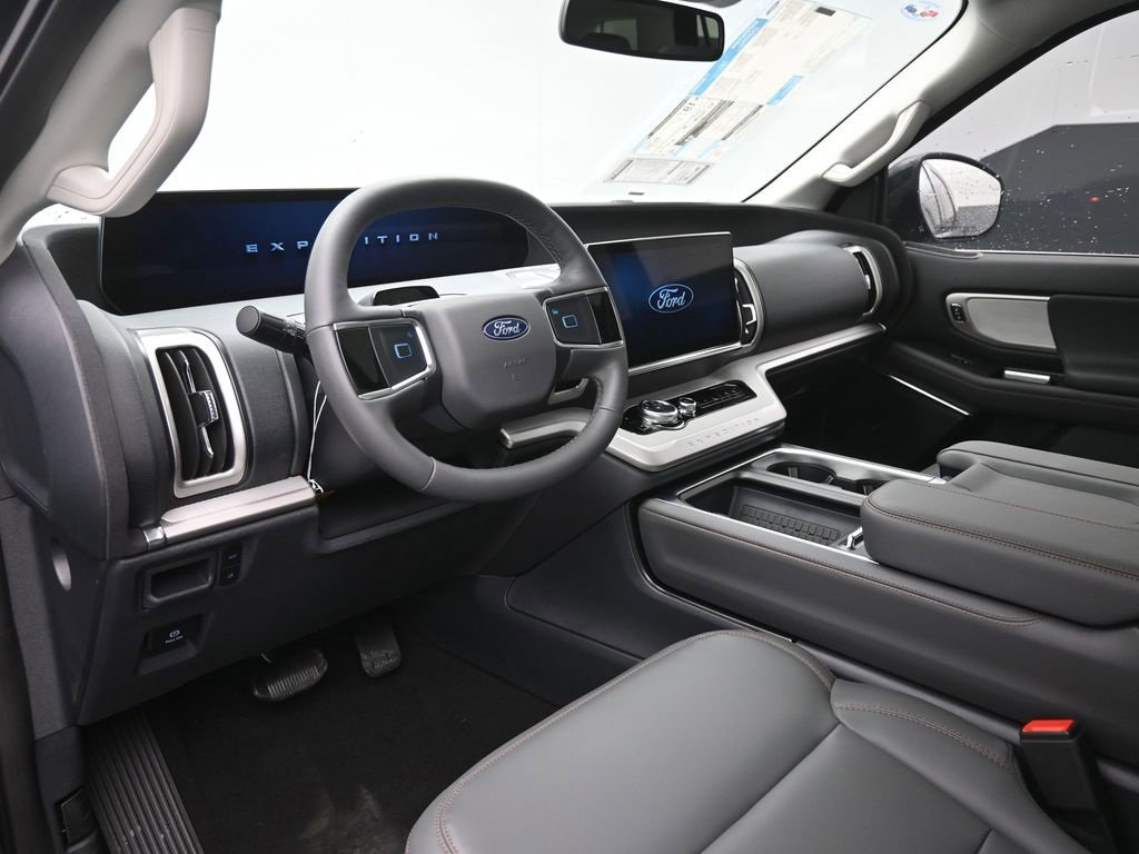 New 2025 Ford Expedition Active image 19