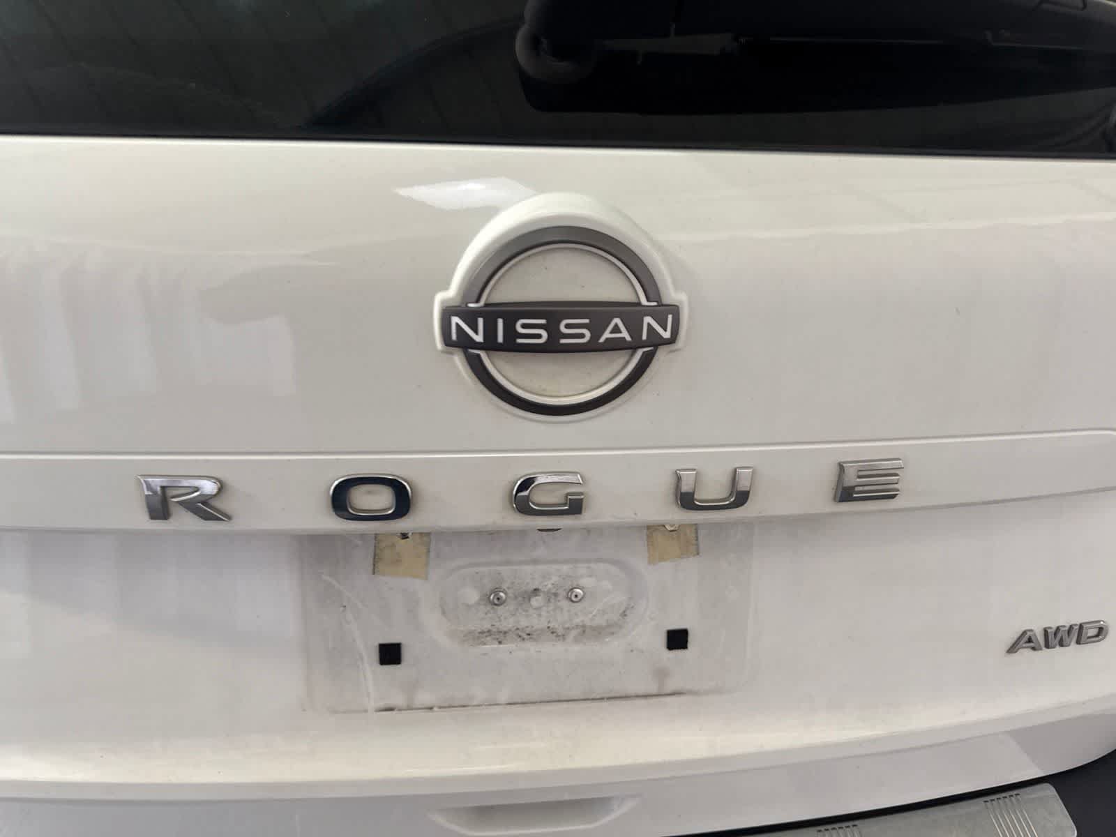 Used 2023 Nissan Rogue S AWD/4WD image 12