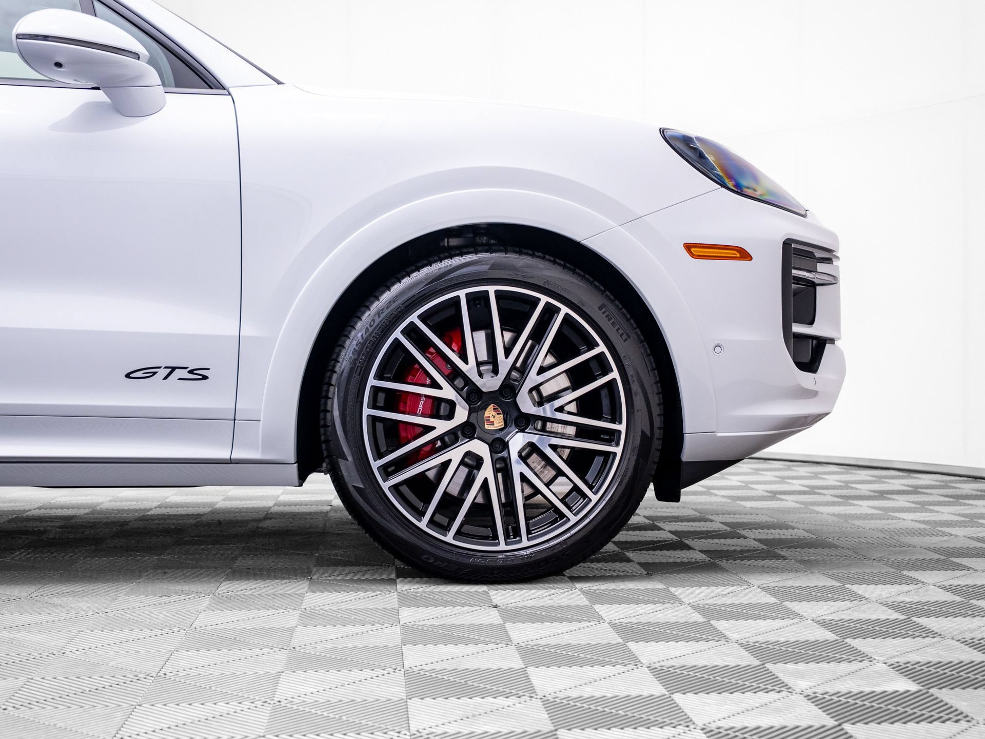 Used 2026 Porsche Cayenne GTS AWD/4WD image 37