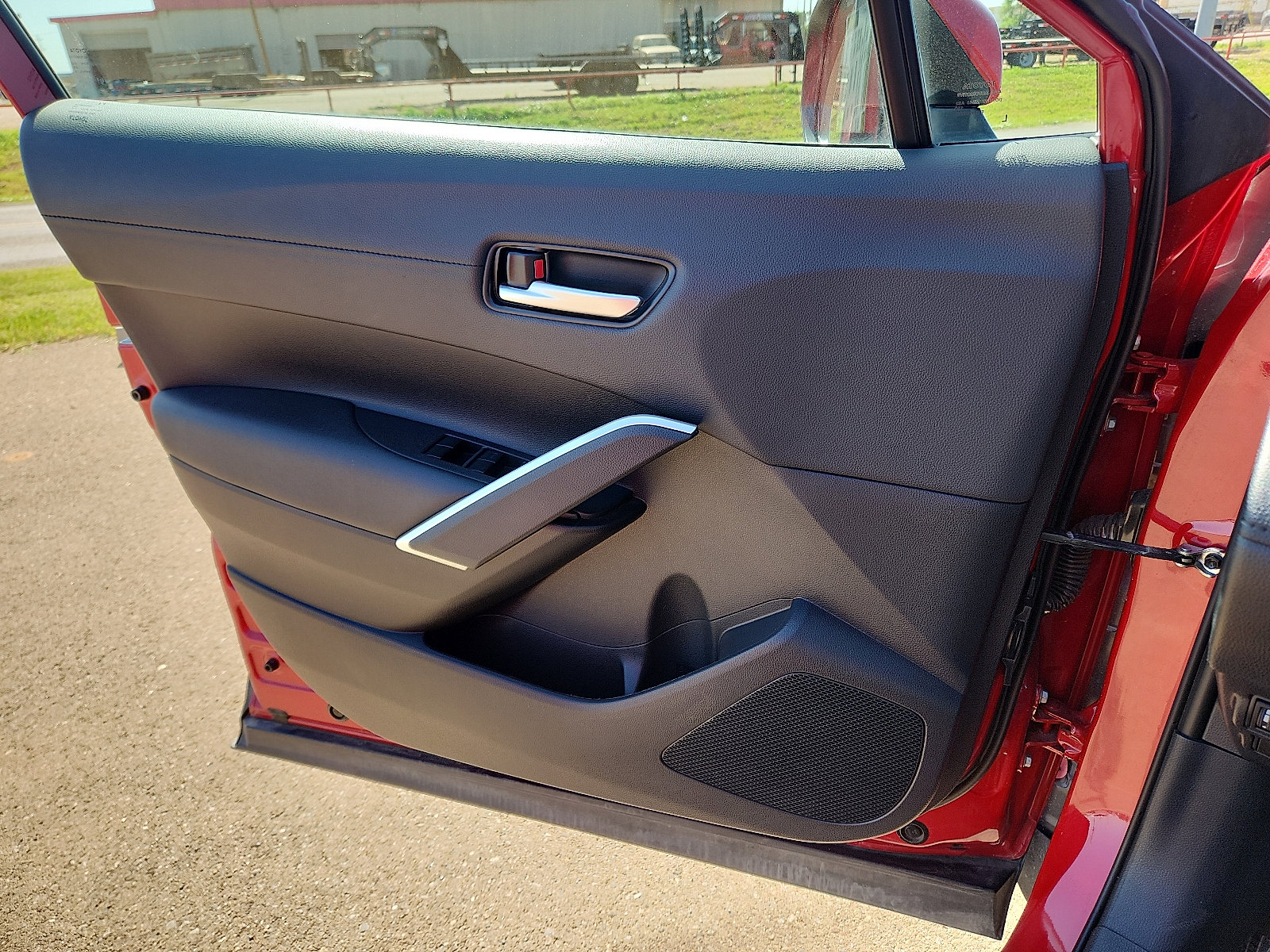 Used 2024 Toyota Corolla Cross XLE image 13