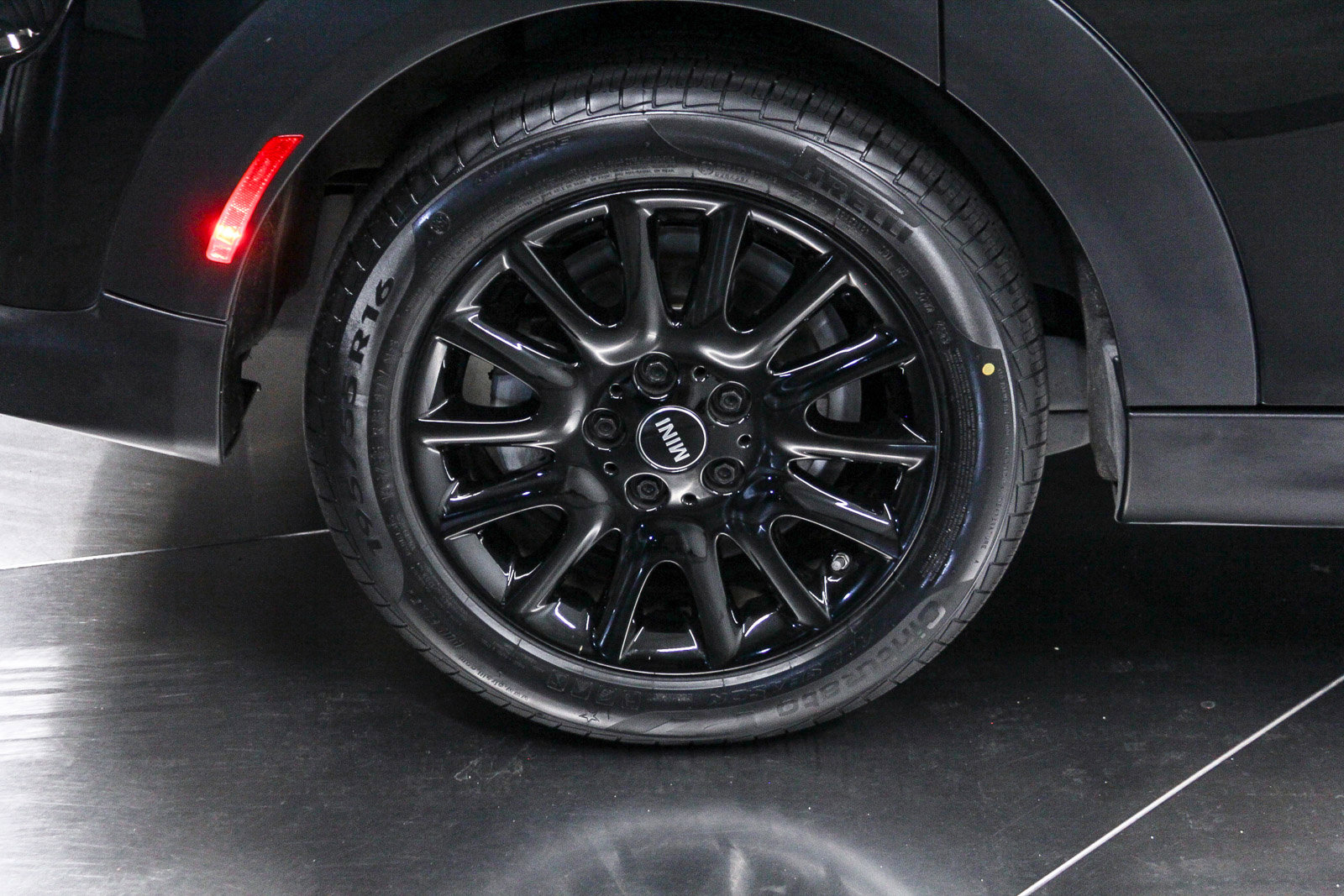 Certified 2023 MINI Cooper 4-Door Hardtop w/ Signature Upholstery Package FWD image 8