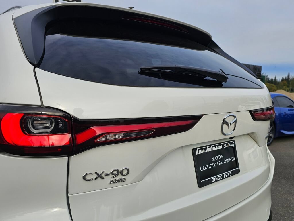 Certified 2024 MAZDA CX-90 Plug-In Hybrid w/ Preferred AWD/4WD image 28