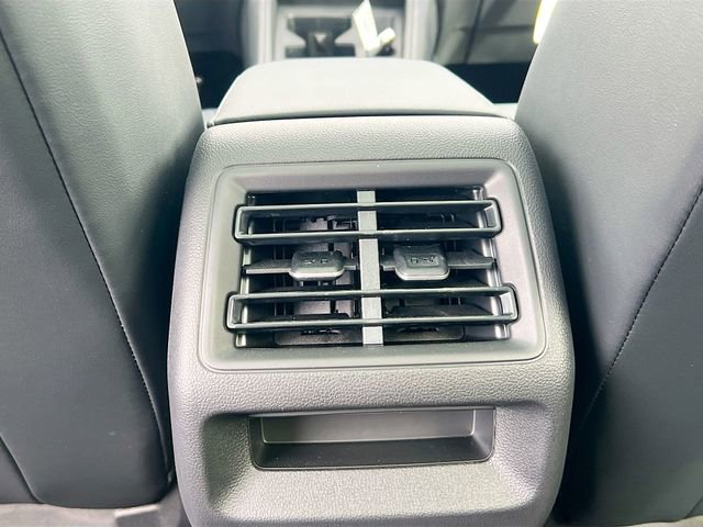 New 2026 Volkswagen Tiguan SE image 24