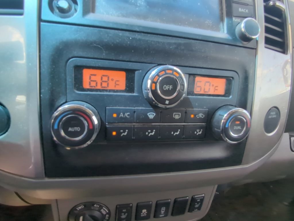 Used 2013 Nissan Frontier SL w/ Moonroof Pkg image 18