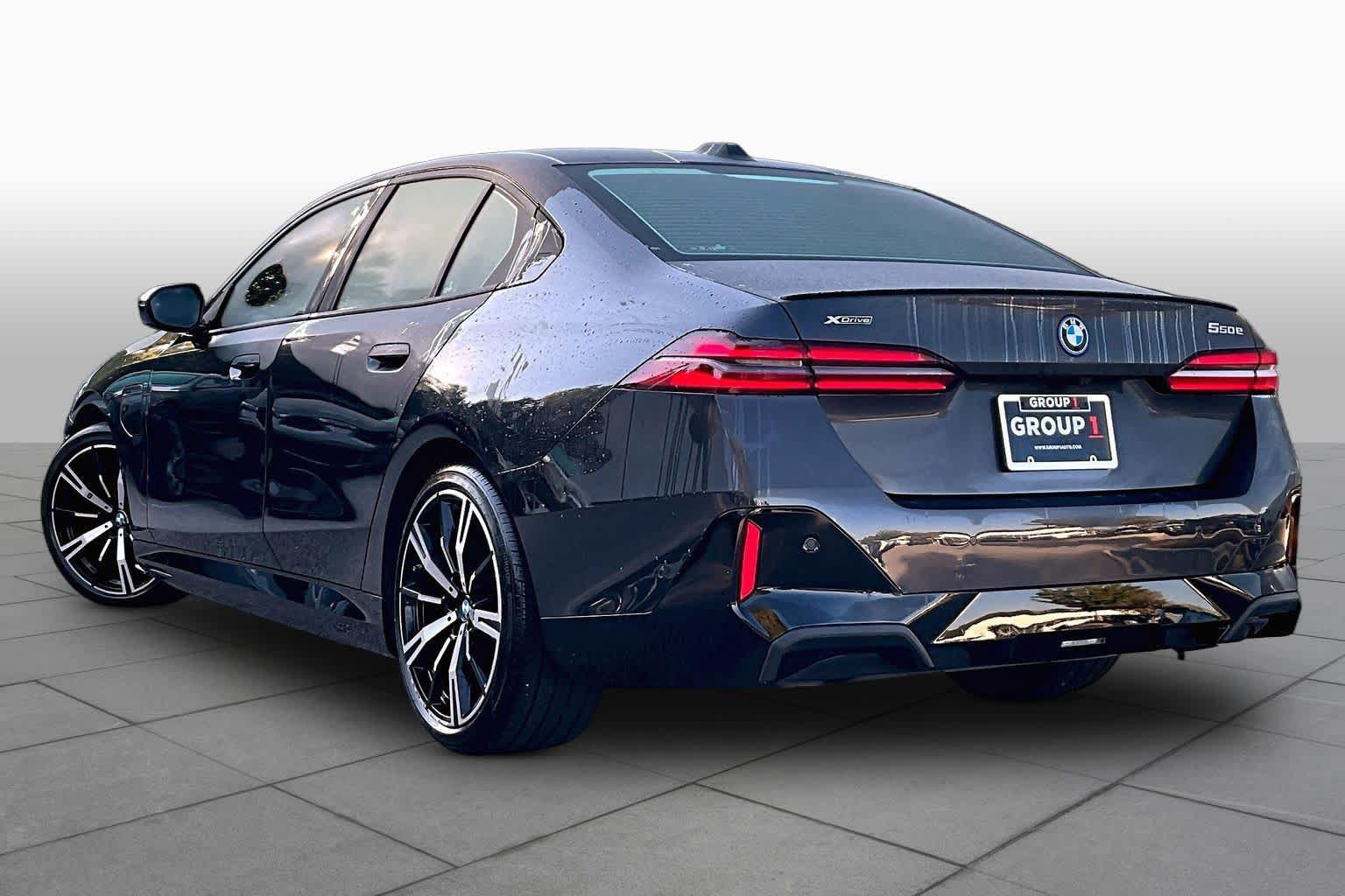 Used 2026 BMW 550e xDrive AWD/4WD image 11