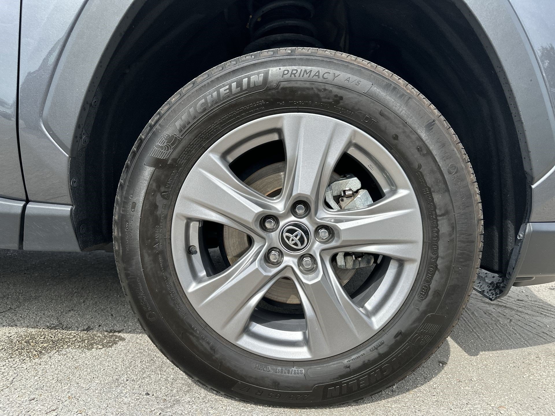 Used 2023 Toyota RAV4 XLE AWD/4WD image 18
