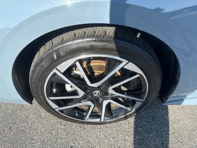 Used 2025 Nissan Sentra SR FWD image 12