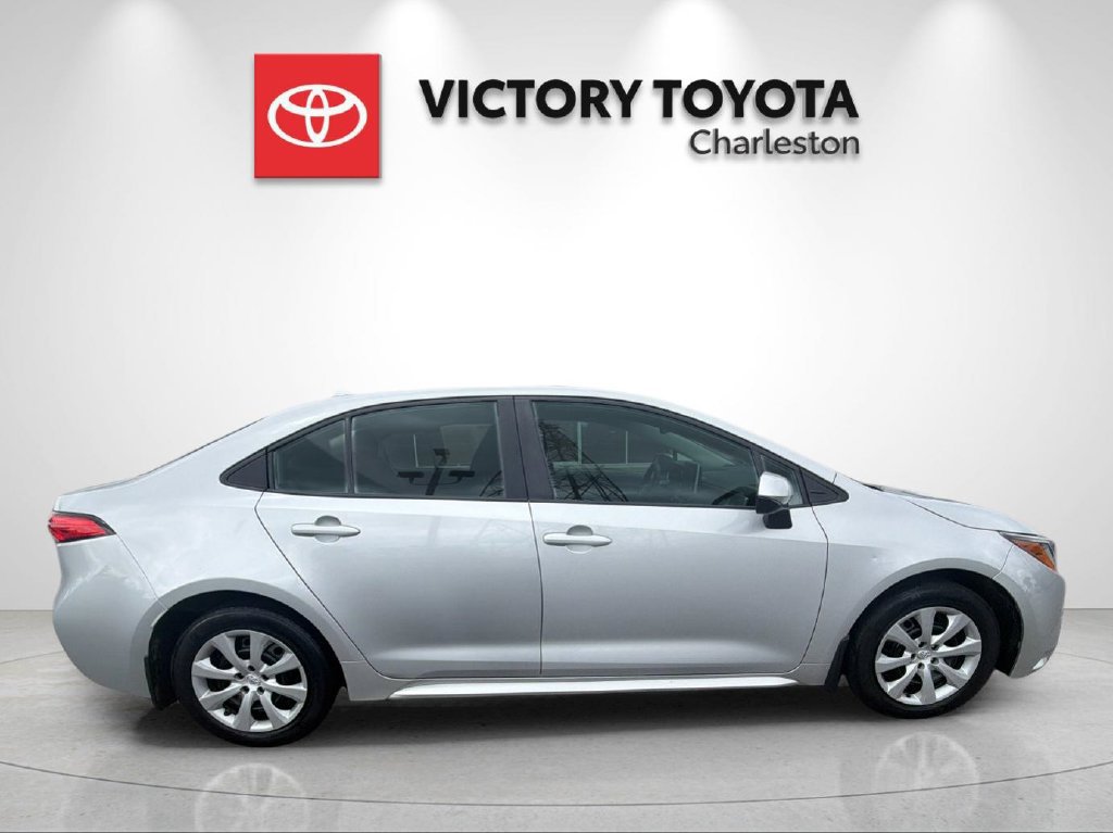 Used 2021 Toyota Corolla LE FWD image 6