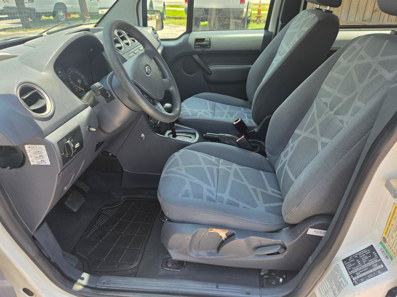 Used 2011 Ford Transit Connect XLT FWD image 9