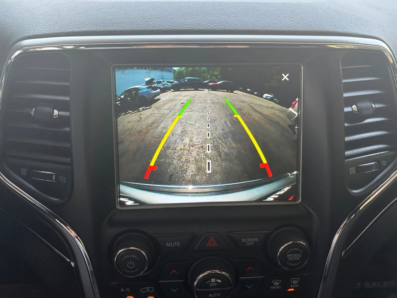 Used 2018 Jeep Grand Cherokee Limited AWD/4WD image 34