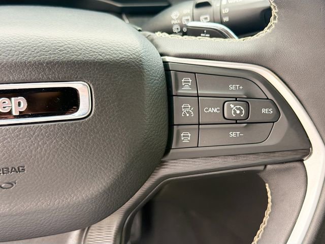 Used 2024 Jeep Grand Cherokee Altitude RWD image 36