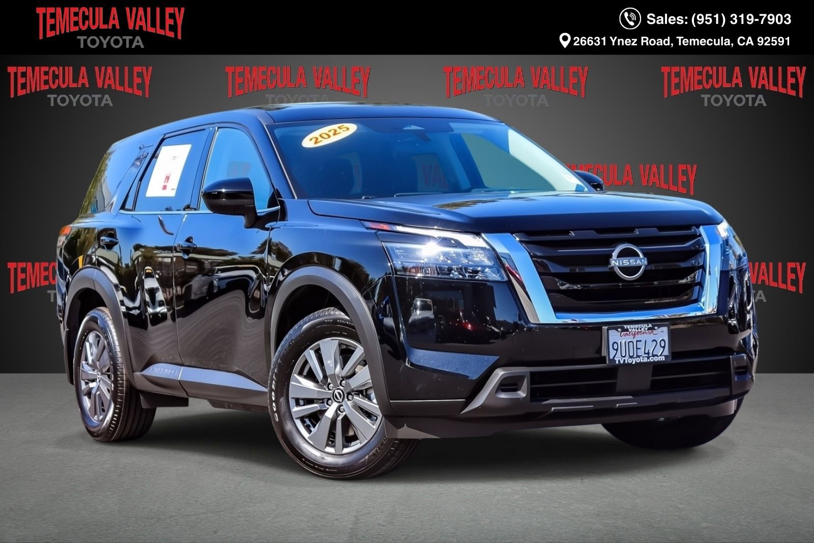 Used 2025 Nissan Pathfinder S FWD image 1