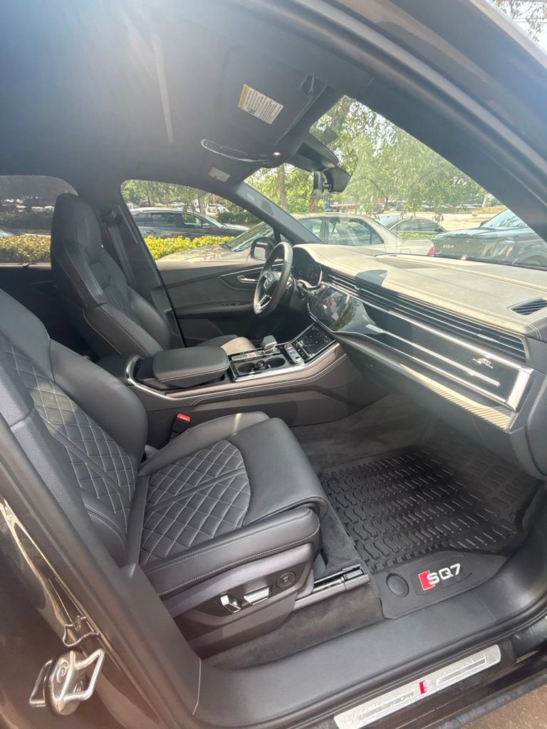 Used 2025 Audi SQ7 Prestige AWD/4WD image 23