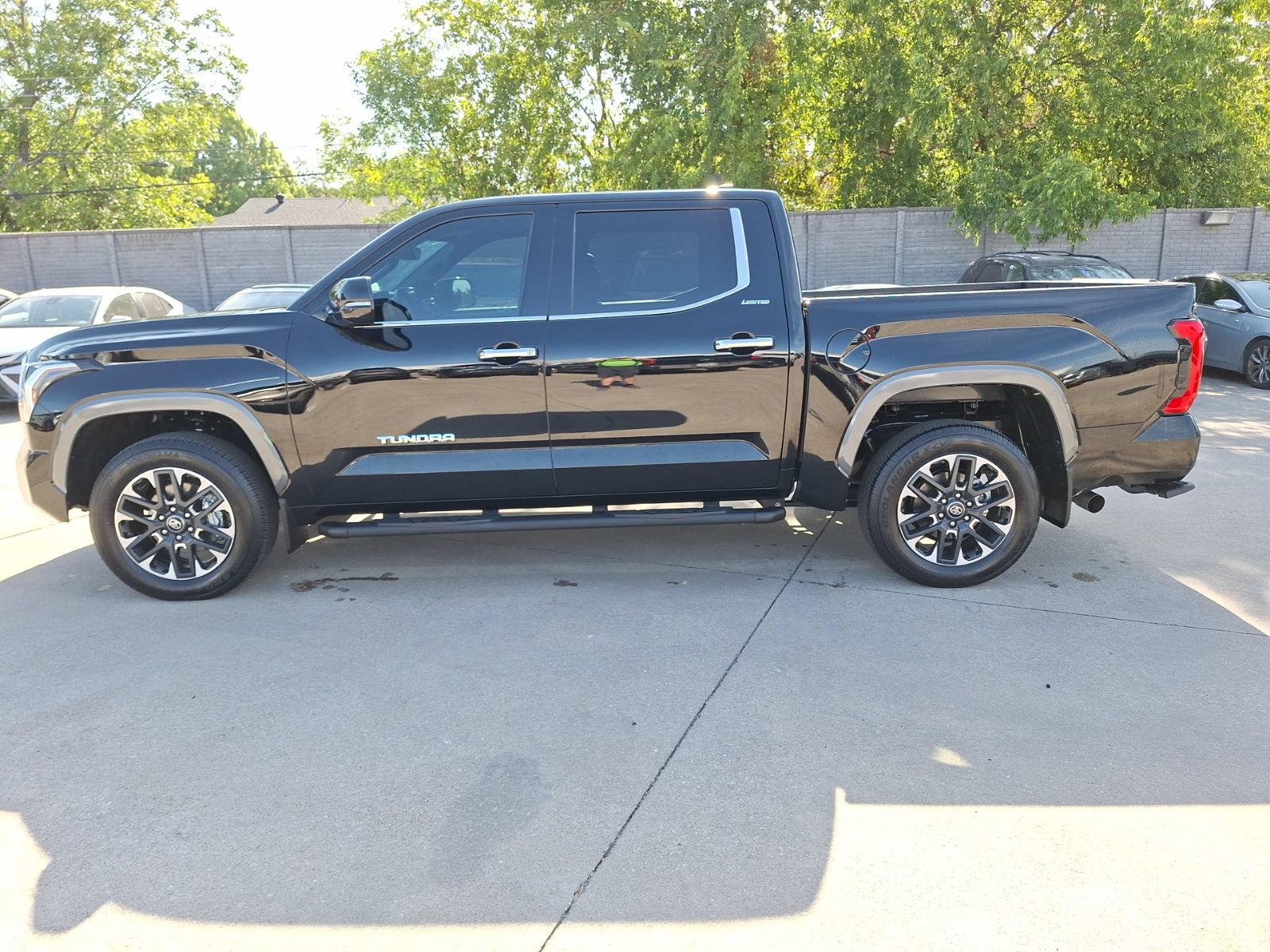 Used 2026 Toyota Tundra Limited w/ Power Package AWD/4WD image 3