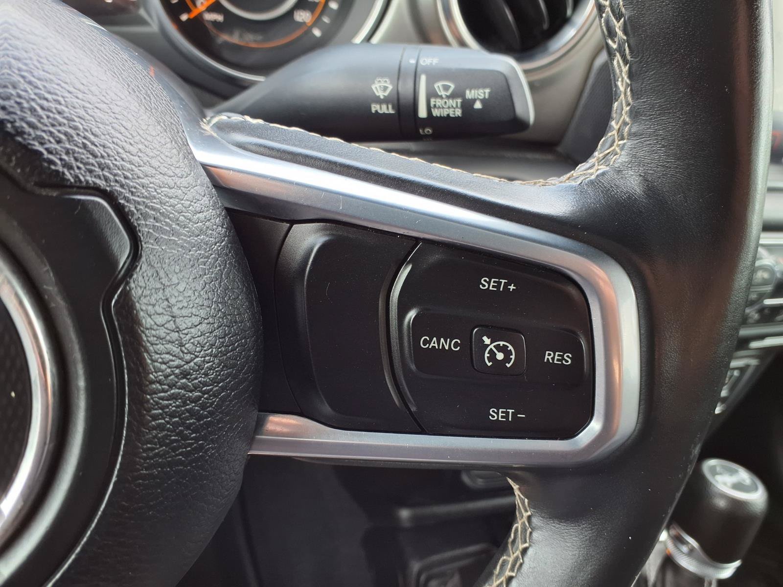 Used 2018 Jeep Wrangler Unlimited Sahara AWD/4WD image 16
