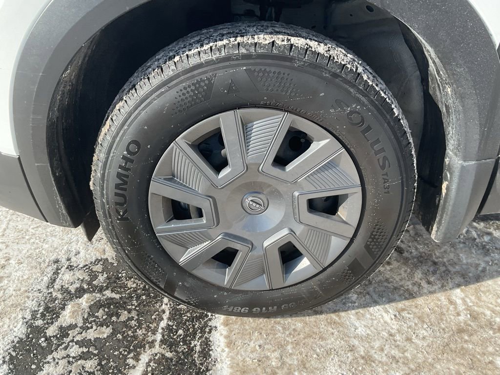 Used 2025 Nissan Kicks S image 8