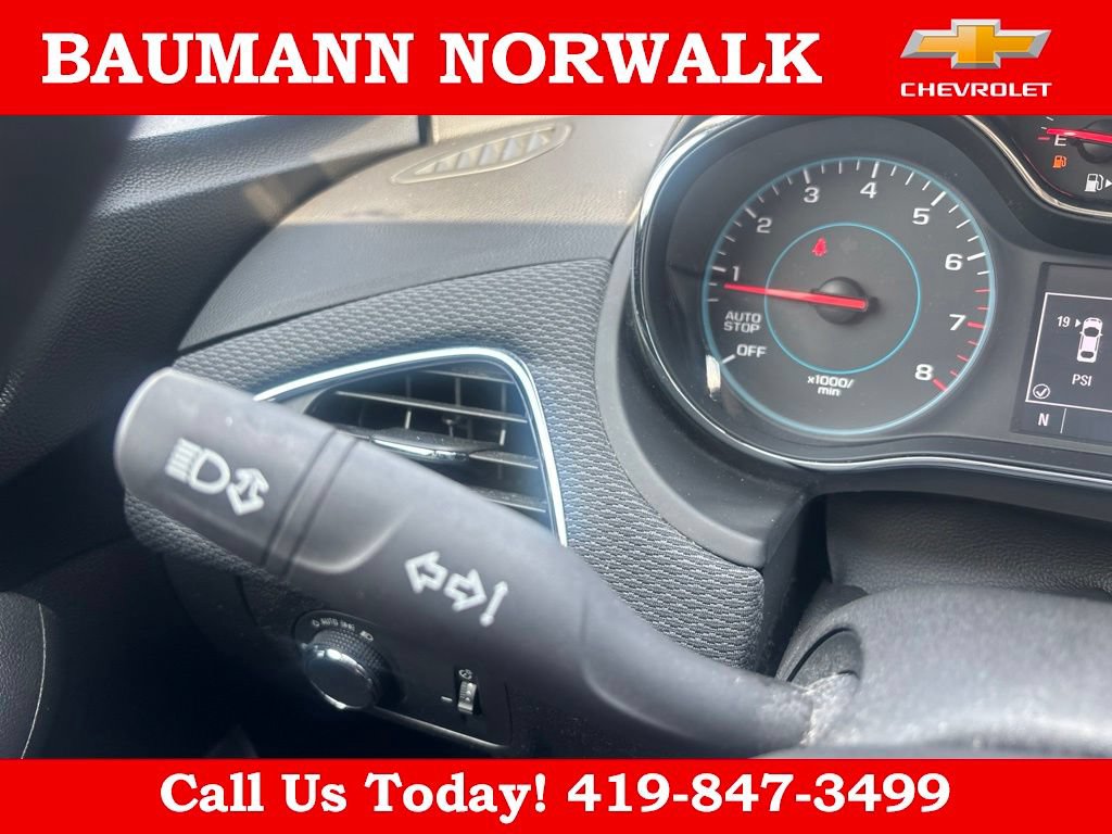 Used 2017 Chevrolet Cruze LT FWD image 25