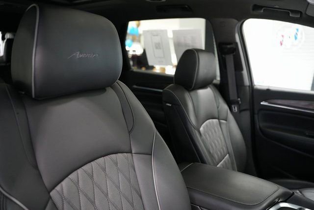 Used 2024 Buick Enclave Avenir image 25
