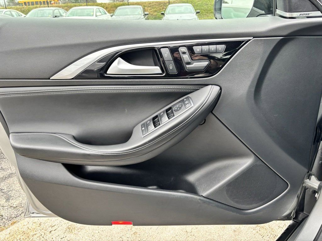 Used 2018 INFINITI QX30 Premium w/ Technology Package image 12