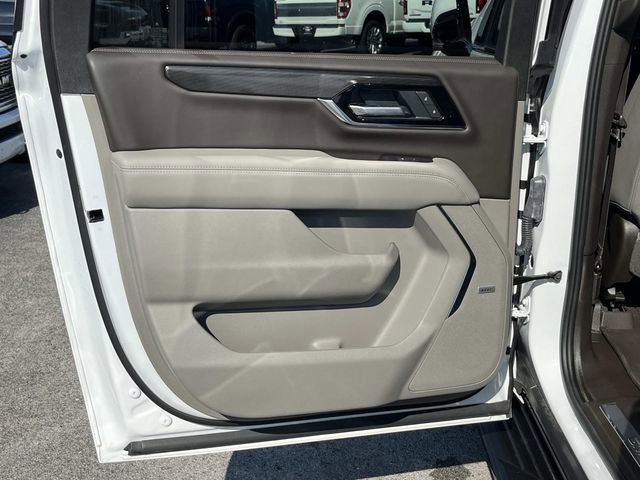 Used 2025 GMC Yukon XL Elevation w/ Elevation Premium Package image 19