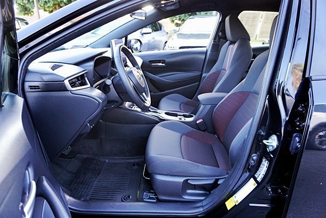 Used 2026 Toyota Corolla SE w/ SE Package FWD image 21