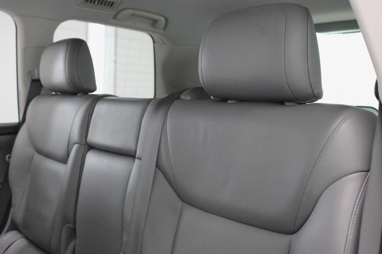 Used 2009 Lexus LX 570 4WD image 39