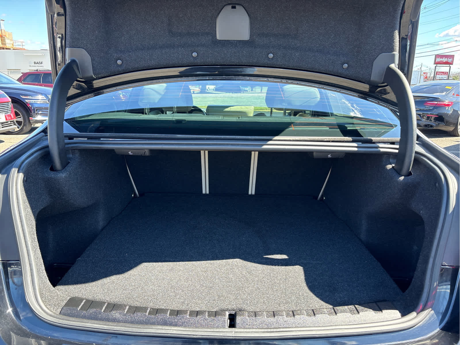 Used 2019 BMW 330i xDrive Sedan w/ Driving Assistance Package image 9