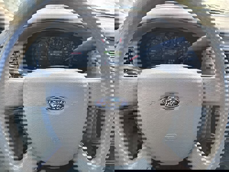 Used 2004 Ford Taurus SE image 18