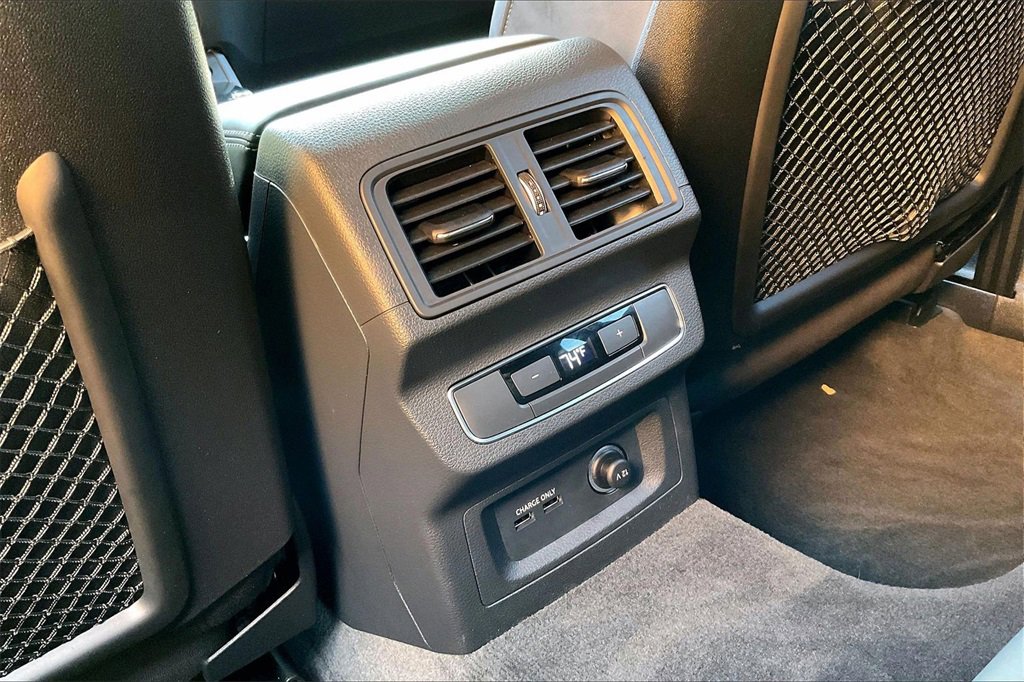 Used 2024 Audi SQ5 Premium Plus w/ Premium Plus Package image 10