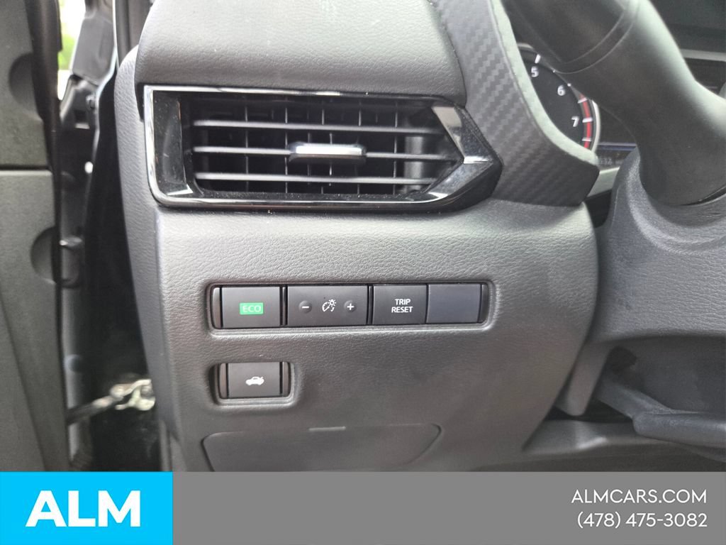 Used 2024 Nissan Sentra SV FWD image 27