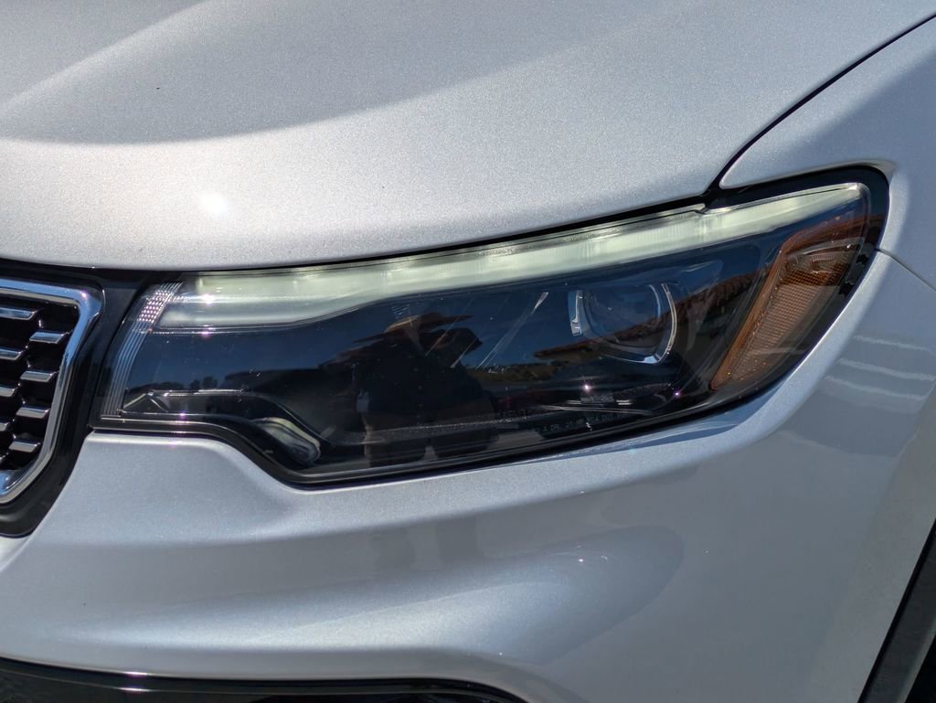 Certified 2024 Jeep Compass Limited w/ Elite Group image 7