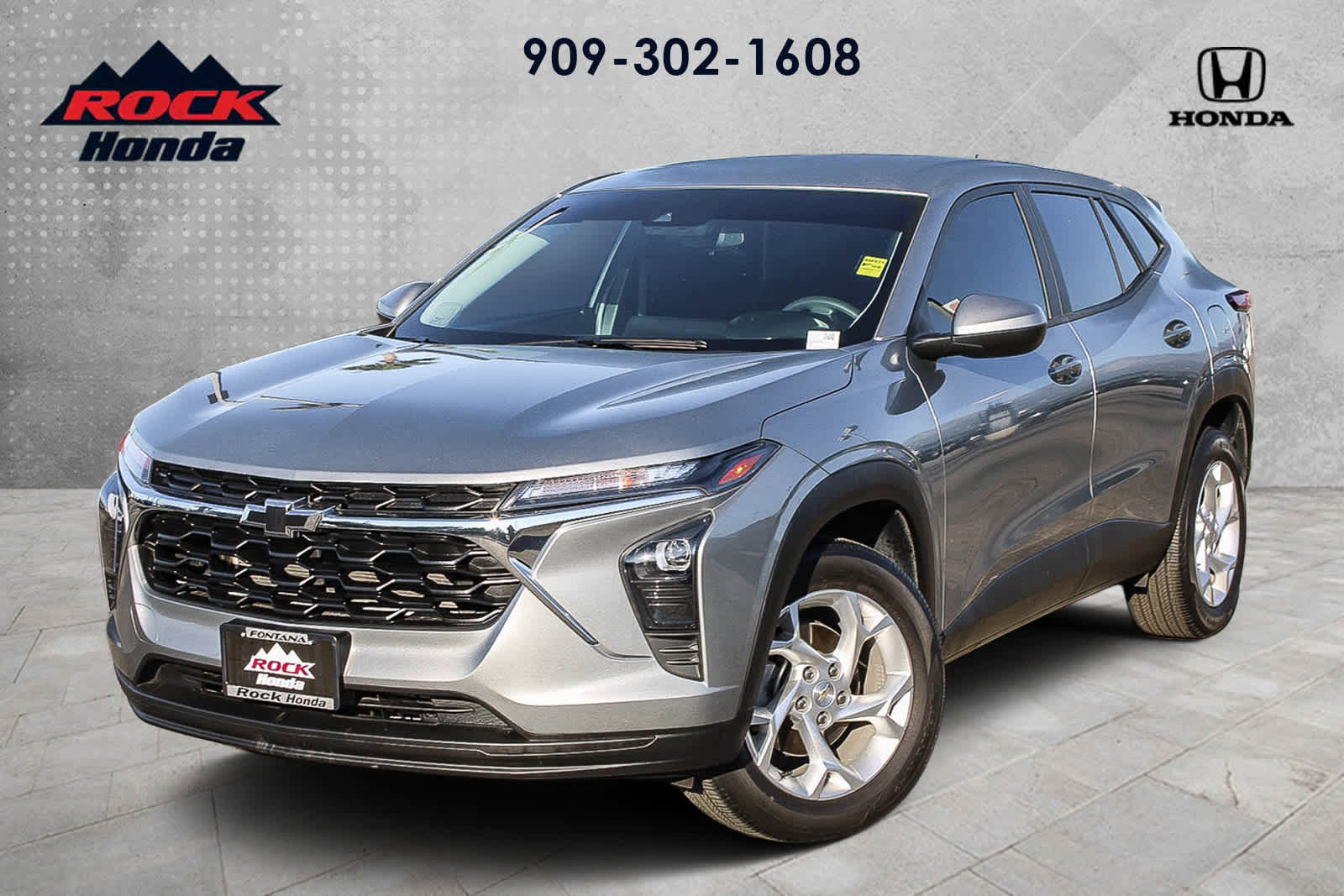 Used 2024 Chevrolet Trax LS w/ LS Convenience Package image 1
