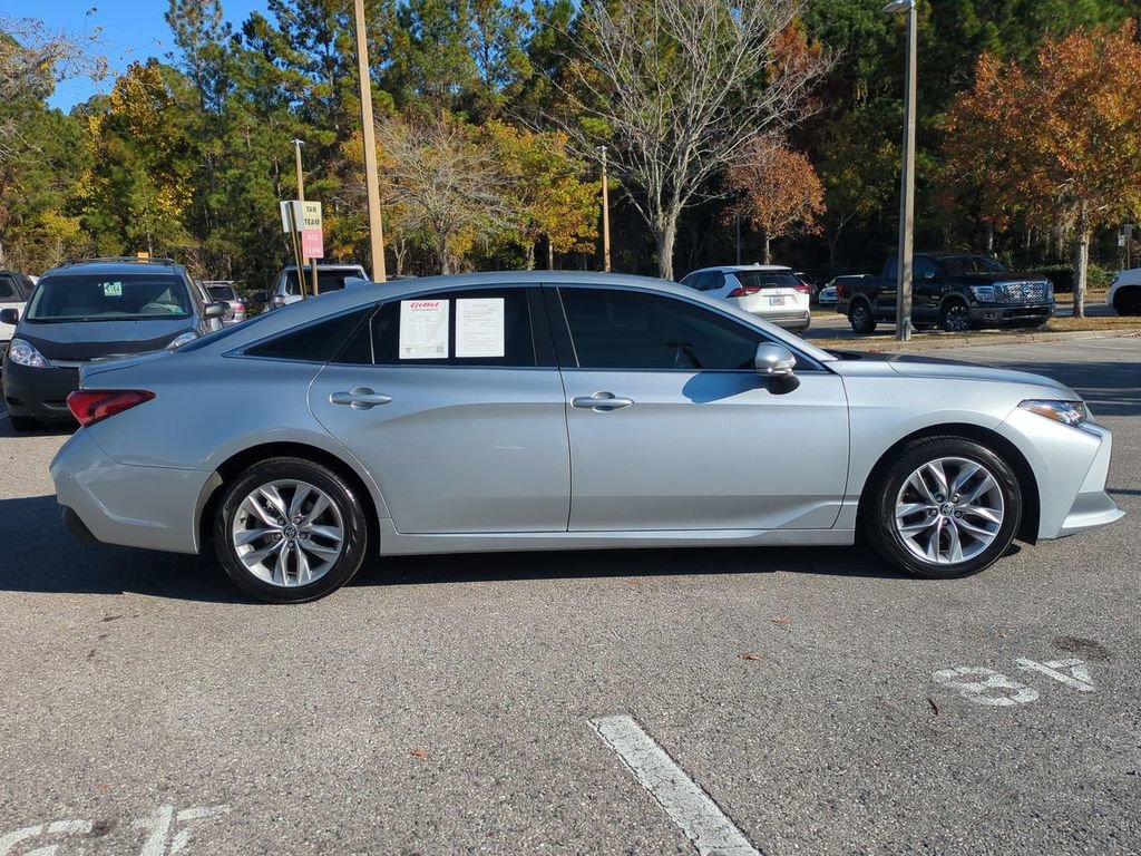 Certified 2022 Toyota Avalon XLE image 4