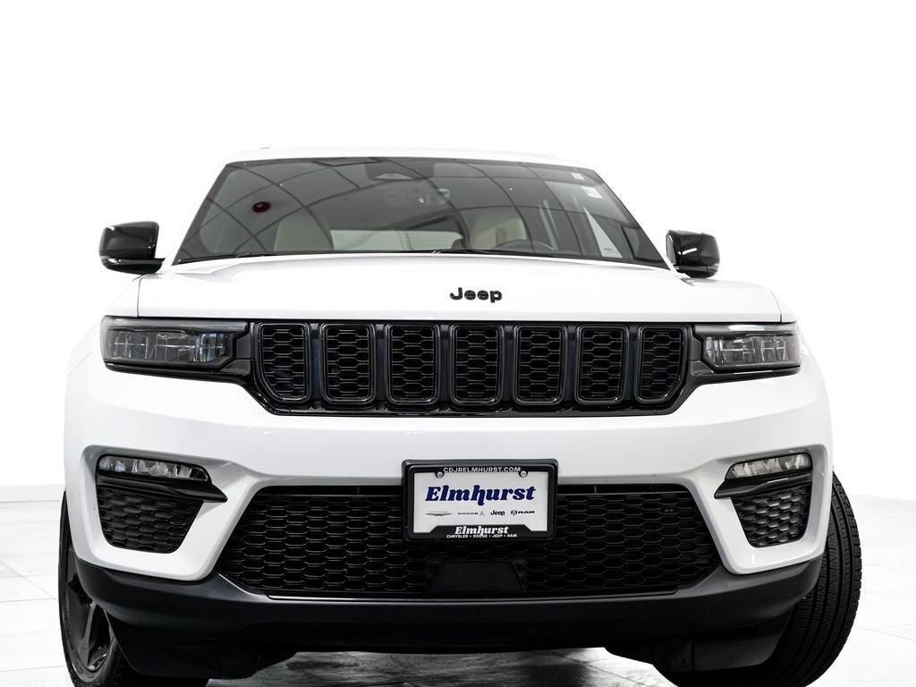 Used 2025 Jeep Grand Cherokee Limited w/ Black Appearance Package AWD/4WD image 3
