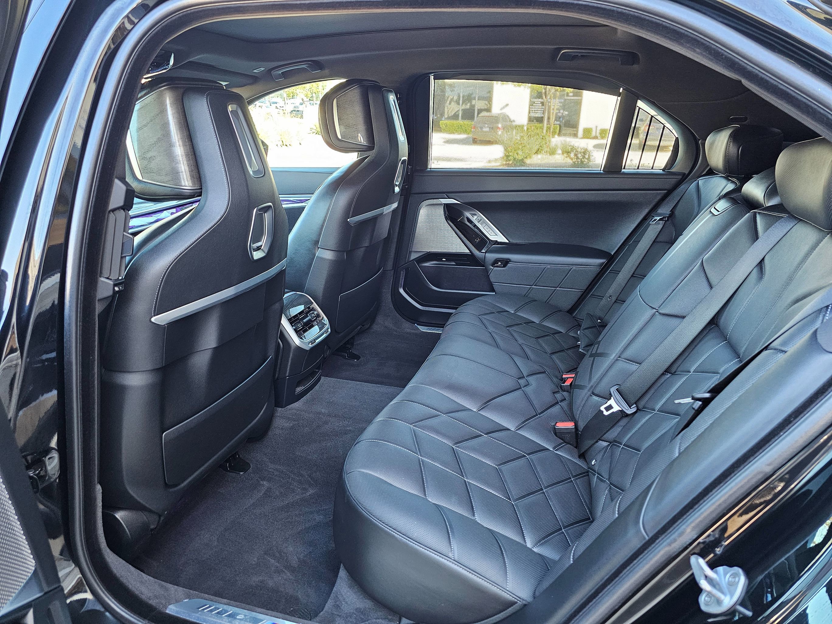 Used 2025 BMW 740i image 25