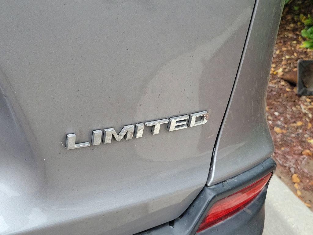 Used 2019 Jeep Cherokee Limited FWD image 19