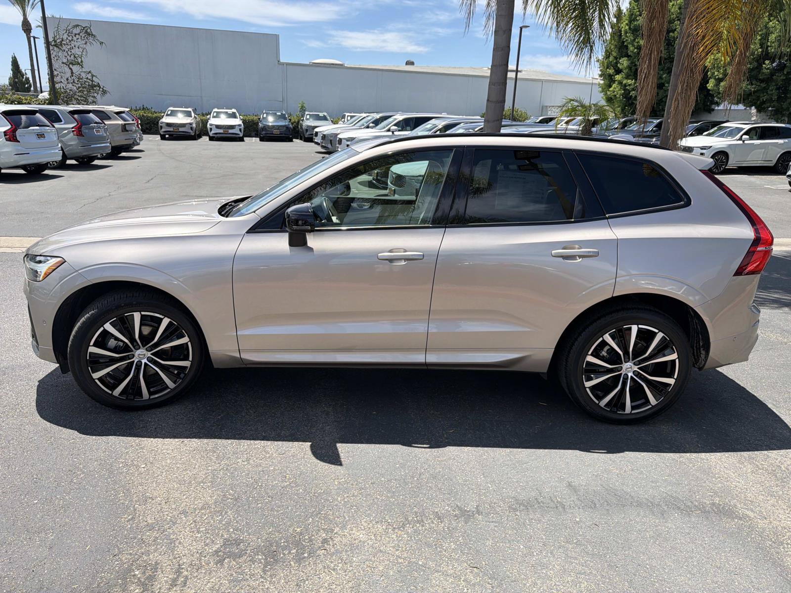 Certified 2023 Volvo XC60 B5 Plus w/ Climate Package AWD/4WD image 8