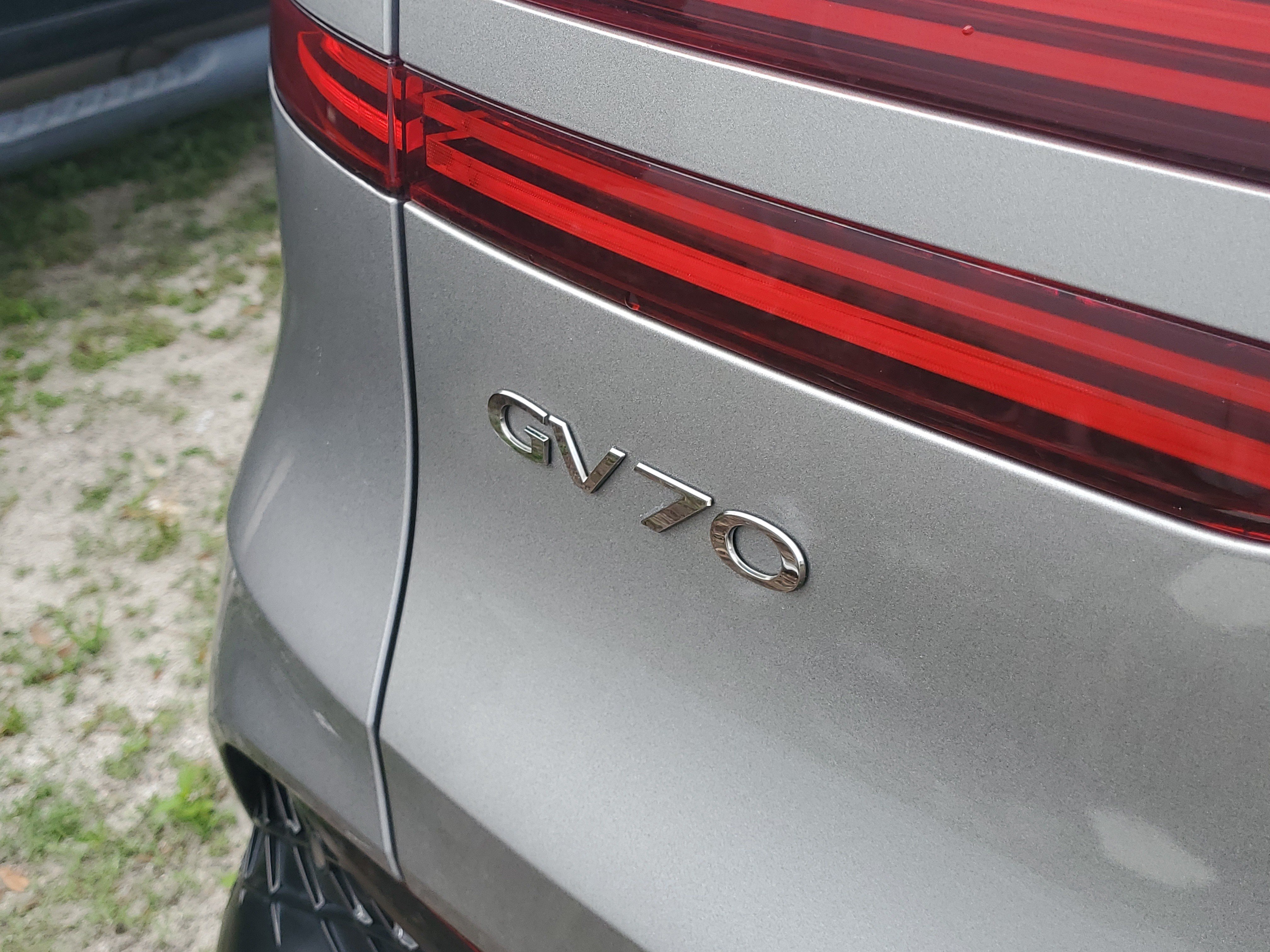 Used 2023 Genesis GV70 3.5T Sport w/ Sport Advanced Package AWD/4WD image 7