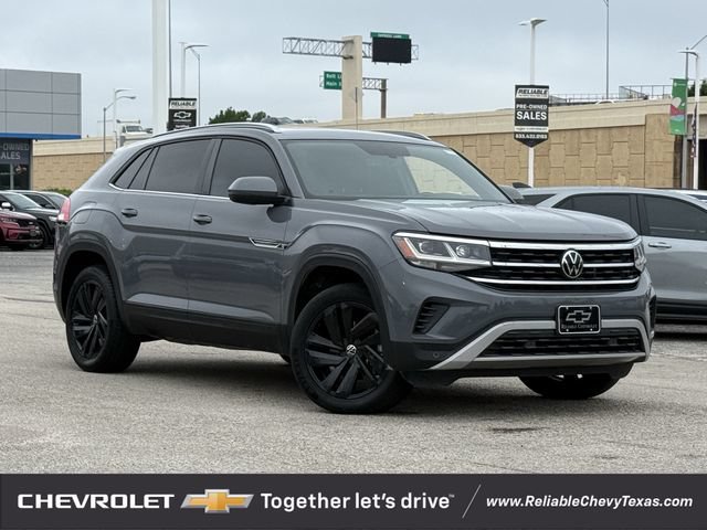 Used 2022 Volkswagen Atlas Cross Sport SE AWD/4WD image 2