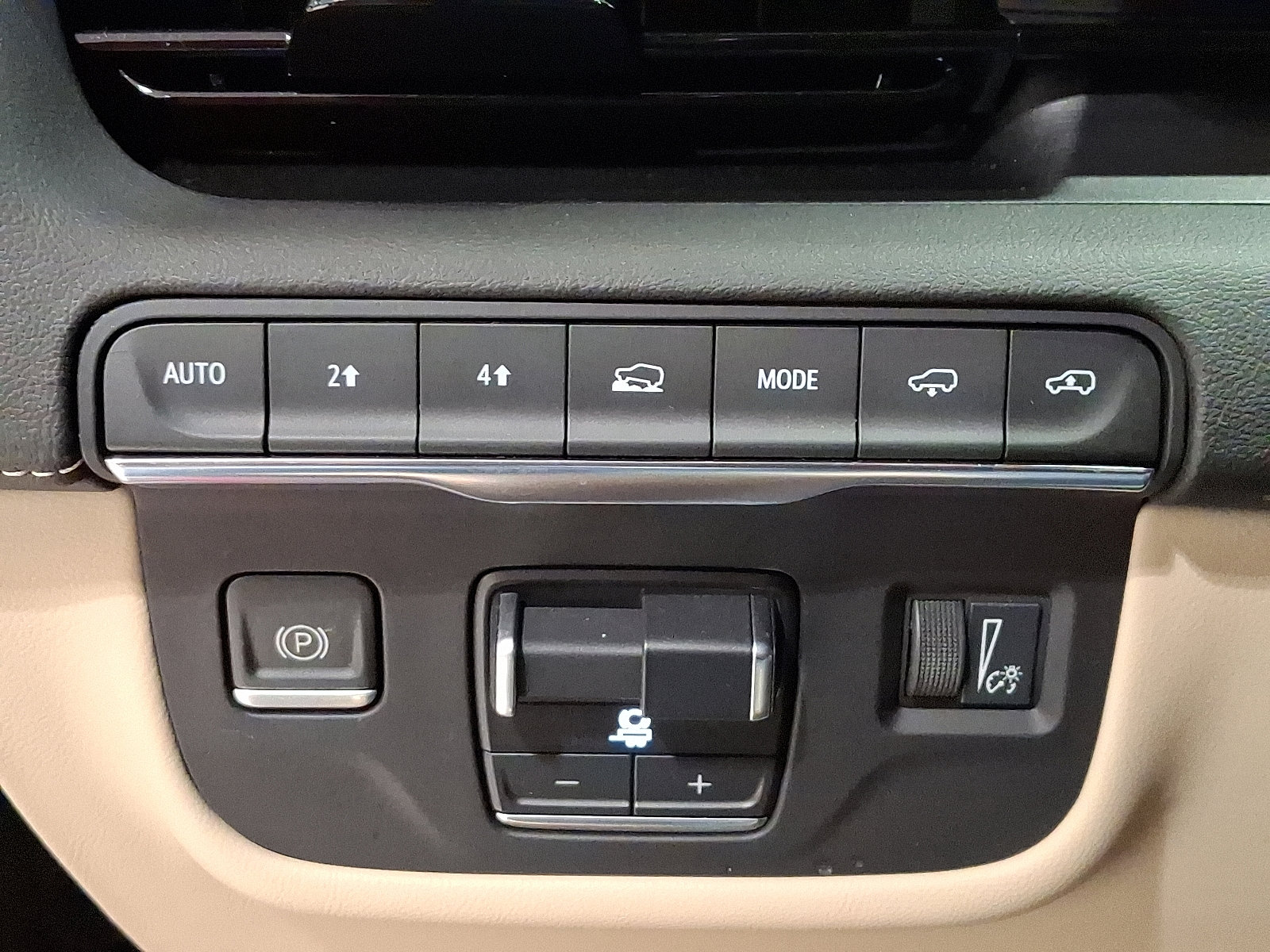 Certified 2023 Cadillac Escalade ESV Premium Luxury w/ Performance Package image 26