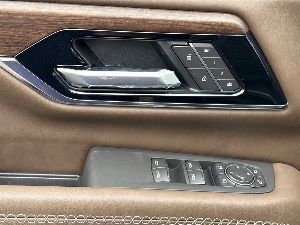 New 2026 GMC Yukon XL Denali Ultimate AWD/4WD image 16