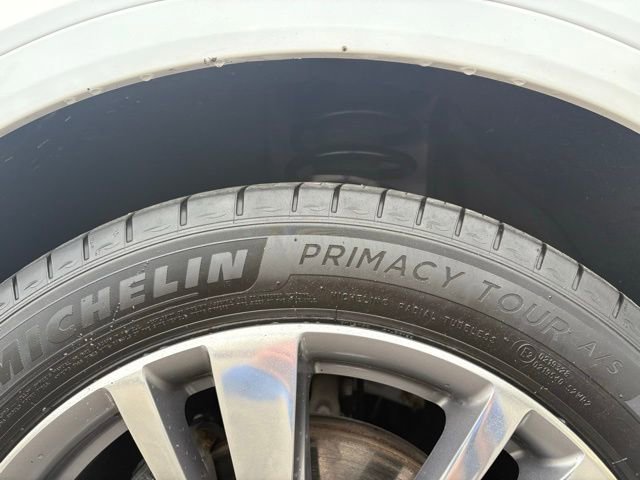 Used 2023 Cadillac XT5 Premium Luxury w/ Technology Package image 12