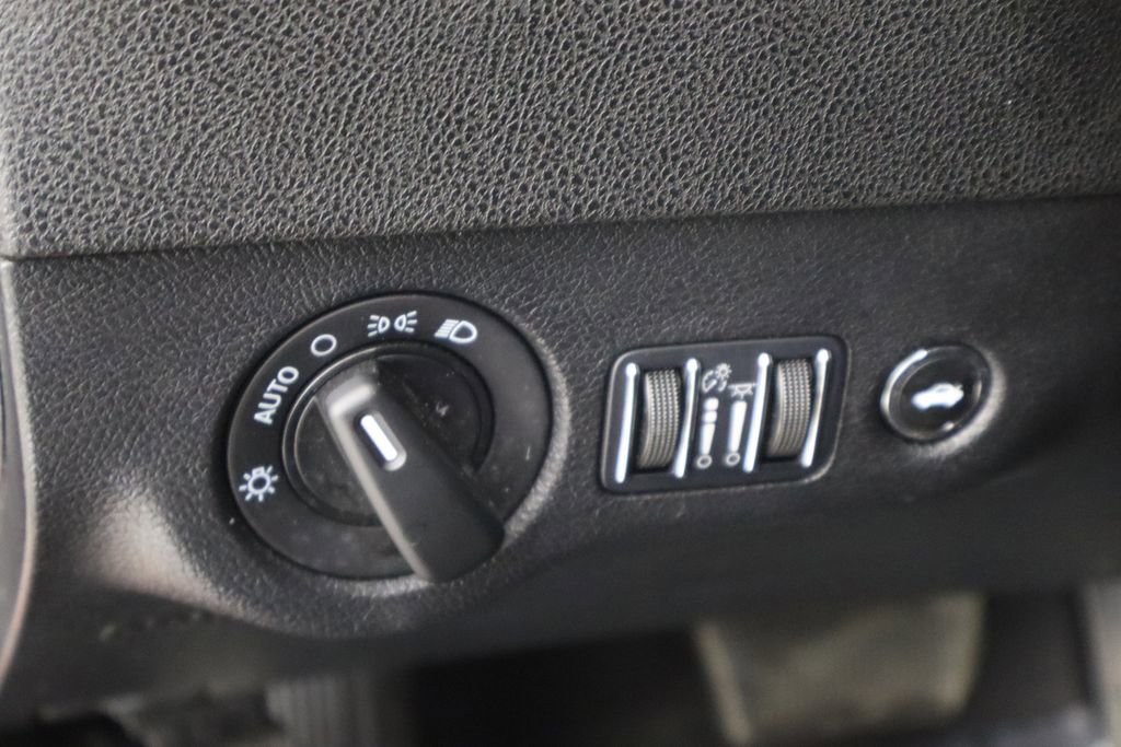 Used 2023 Dodge Charger SXT RWD image 23