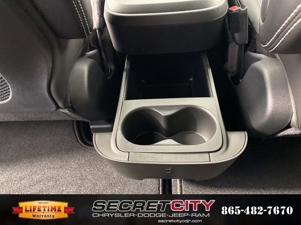 New 2026 Chrysler Pacifica Select image 30