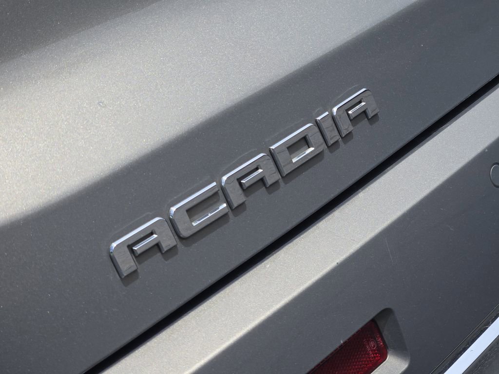 Used 2019 GMC Acadia Denali w/ Technology Package FWD image 11